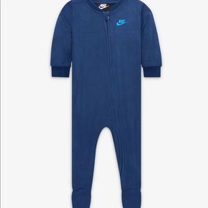 brand new NEWBORN NIKE outfit